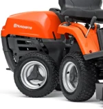 Husqvarna R 112C mit Mähdeck Combi 85 – Winterpaket mit Schneeschild, Gummileiste und Schneeketten – Modell 2025 - Image 4