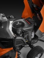HUSQVARNA TC 242 T mit Schneeschild 120Plus & Gartentraktoren Anhänger 275 - Image 6